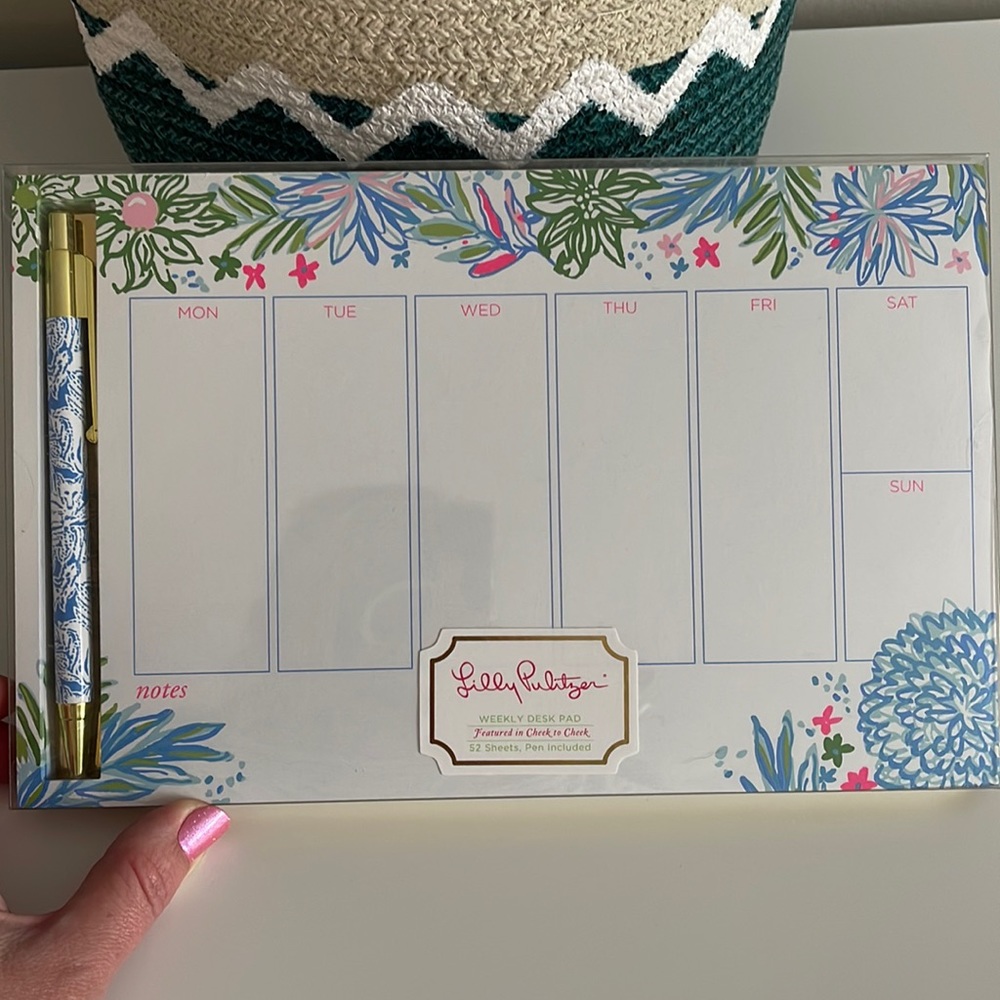 NWT Lilly Pulitzer Weekly Desk Pad - Cheek to Cheek